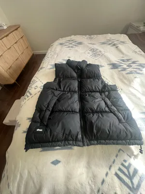 Zara DNWR black puffer vest S  thumbnail 9