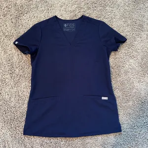 FIGS ‼️ Casma Three-Pocket Scrub Top‼️ thumbnail 6