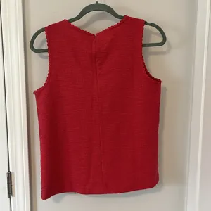 Ann Taylor scallop trim sleeveless top in size Small thumbnail 4