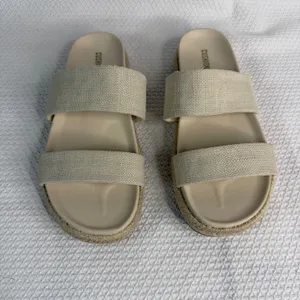 Cushionaire Niles Cream Espadrille Platform Slide Sandals Womens 8.5W Beige thumbnail 2