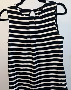 BANANA REPUBLIC Women's Sz S Striped Pleated Tank Black White Classic Preppy Top thumbnail 1