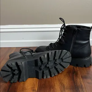 Madden Girl Stanton Chelsea Boots with Side Zippers thumbnail 9