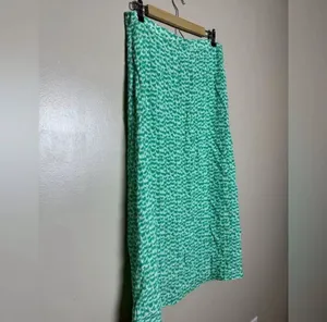 CLEARANCE! Green H&M Patterned Maxi Skirt Size 10 NWT thumbnail 5
