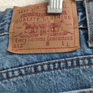 ‎Vintage Levi’s 512 slim fit tapered denim jeans 30* thumbnail 5