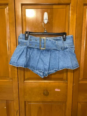 Edikted Denim Pleated Low Rise Micro Skort. NWOT. Medium thumbnail 7