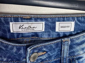 New KanCan Signature Baggy Fit Stretch Distressed Cropped Jeans size 26 thumbnail 10