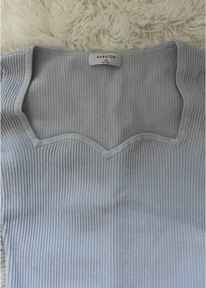 Aritzia Babaton Sculpt Knit Long Sweetheart Sleeve thumbnail 3