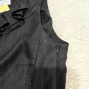 NWOT- Trina Turk Black Silk Sleeveless Top Size 6 thumbnail 4