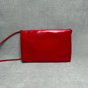 Vintage‎ Red Faux Leather Envelope Clutch Shoulder Bag Y2K Retro Red Purse thumbnail 3
