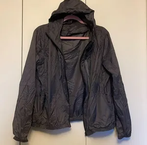 Zyia wind jacket thumbnail 1