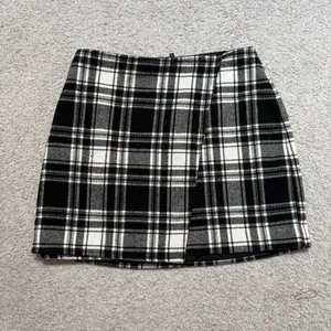 Hollister Black and White Asymmetrical Plaid Mini Skirt thumbnail 2