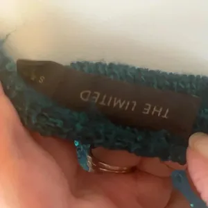 THE LIMITED TEAL SEQUIN SWEATER‎ Size Small EUC! thumbnail 4