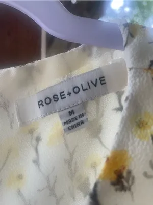 Rose & Olive Yellow Floral Layered Hem Sleeveless Floral Top thumbnail 2