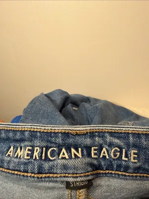 American Eagle Strigid Mom Jean Distressed Destroyed Knees Size 2 Regular thumbnail 3