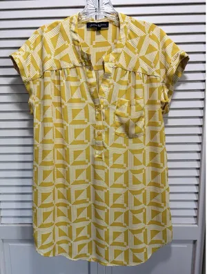 Jasmine & Juliana Yellow/White Geo‎ Blouse Size M Cap Sleeve Chiffon Buttons thumbnail 1