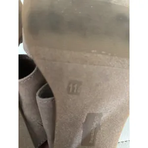 Y Not? Hope‎ Taupe Faux Suede Block Heel Mules Sandals Womens 11M Mauve Open Toe thumbnail 6