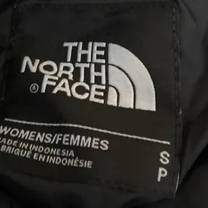 The North Face Women's Black Full Zip Long Sleeve Hooded Windbreaker Jacket Sz S thumbnail 3