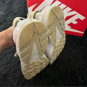 NIKE Huarache activewear lace up shoes sneakers women’s 8 thumbnail 5