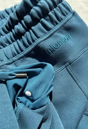 Lululemon Shorts thumbnail 3