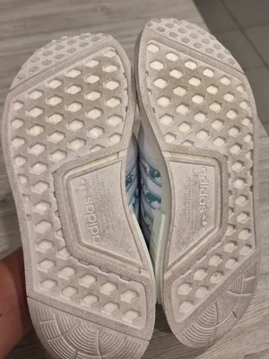 Adidas NMD_R1 W White Blue Floral Print Sneakers Women’s Size 6 thumbnail 8