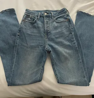Old Navy Bootcut Jeans thumbnail 1