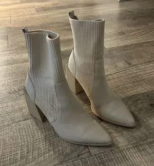 Steve Madden boots thumbnail 1