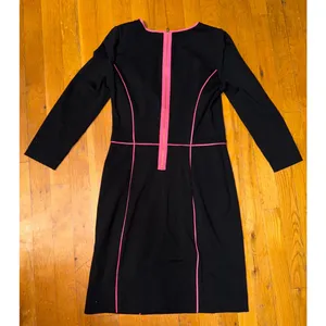 Banana Republic Black Sheath Dress Pink Trim Size 4 Fitted Work L-Sleeve Dress thumbnail 5
