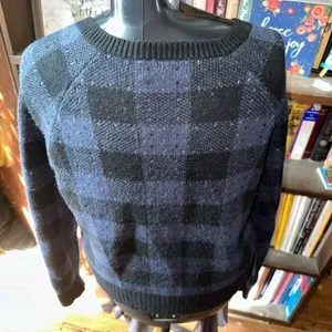 Banana Republic blue & black checked L cropped sweater thumbnail 2
