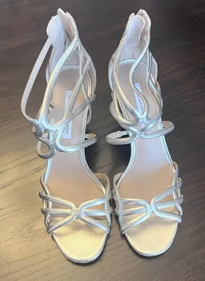 Diane Von Furstenberg Gold Strappy Sandal Heels Size 9 thumbnail 1