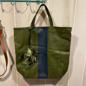 Cute olive stripe boujee Saks vegan leather shopper tote floral bag tag thumbnail 10