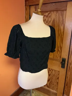 Mason & Belle Black Smocked Puff Sleeve Top Lace Up Back Crop Blouse Size L thumbnail 10