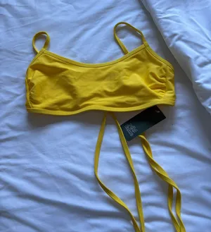 Bikini top thumbnail 1