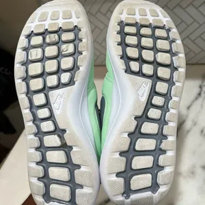 Nike Roshe Two Running Shoes Fresh Mint Green Women's Size 9 (844931-303) thumbnail 4
