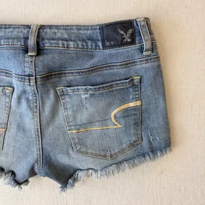 American Eagle Distressed Super Stretch Low Rise Shortie Denim Shorts Womens 2 thumbnail 2
