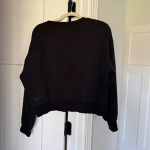 Lululemon Black Crop Sweatshirt Perfectly Oversized Pullover Crew French‎ terry thumbnail 6