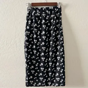 Hollister Black & White Floral High-Rise Cinched Midi Skirt thumbnail 5