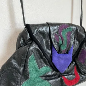 Vintage 1980s‎ Faux Leather Crossbody Patch Colorful Purse thumbnail 6