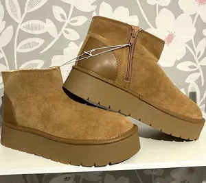 Wild Fable Women’s Brown Suede Ankle Bootie Round Toe Platform Zip Faux Fur Lined US 8 thumbnail 1