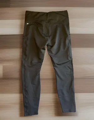 NWT Fabletics Oasis High-Waisted 7/8 Legging BLACK Size MEDIUM NEW w Tags‎ thumbnail 2