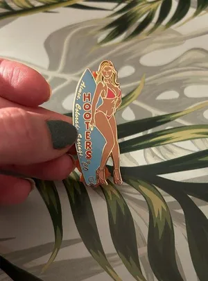 Hooters 🦉Girl Worn Aimee In Bikini with Surfboard 🏄 Pin from Colorado Springs CO thumbnail 1