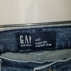 GAP High Rise Vintage Slim Jeans Size 4R 27 Dark Villa Wash Blue Stretch Denim thumbnail 3