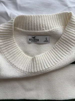 Hollister cropped sweater  thumbnail 2