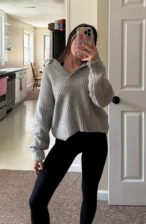 Old Navy Sweater thumbnail 1