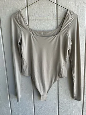 Lululemon Wundermost‎ Nulu Square Neck Long Sleeve Bodysuit Riverstone Gray M thumbnail 1