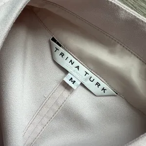 Trina‎ Turk medium blouse thumbnail 9