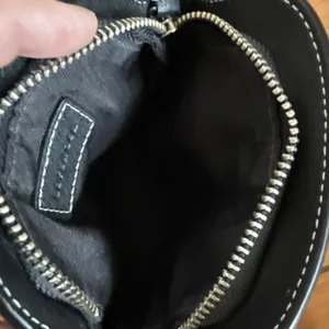 Levenger Carezza On-the-Town Black Leather Pouch Cross Body/Shoulder Bag in EUC‎ thumbnail 9