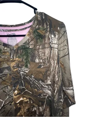 Realtree Camo V-Neck Long Sleeve Outdoor Hunting Shirt With Pink Trim thumbnail 2