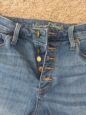 Universal Thread Medium Blue Denim Button-Fly Rolled Cuff Women's Shorts / BB16 thumbnail 2