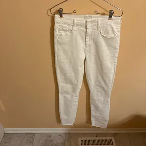 Mother High Waisted Looker Ankle Fray Jeans in Fairest Of Them All thumbnail 3