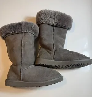 UGG Australia Classic Tall 5815 Gray Sheepskin Boots Women's Size 8 thumbnail 1